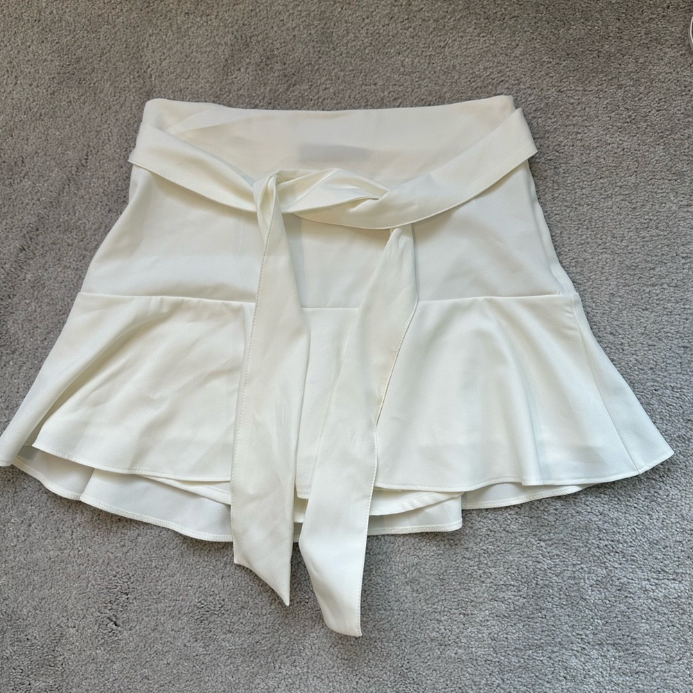 BRAND NEW Zara Skort